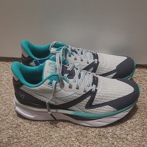 Diadora Atomo V7000 Mens Size 9.5